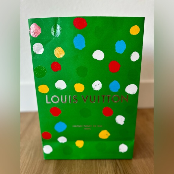 LOUIS VUITTON x Yayoi Kusama 2023 Dot Paper Shopping Bag Limited - Green - Picture 5 of 5